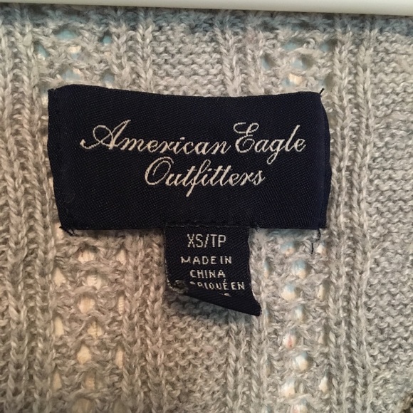 SOLD // American Eagle Grey 3/4 Sleeve Sweater - Picture 5 of 7